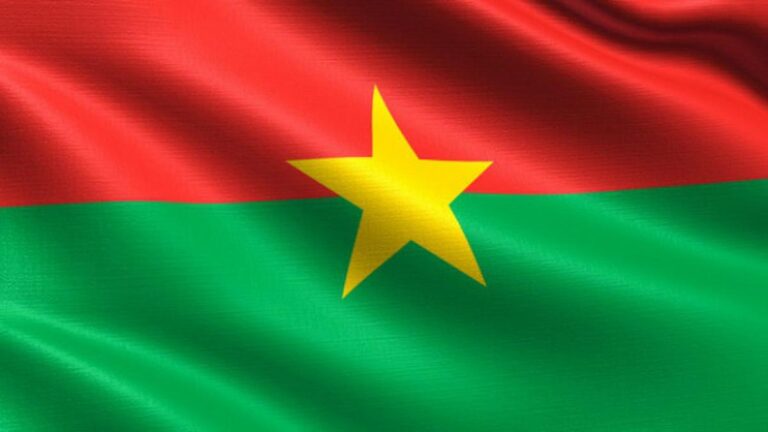 057616600_1570943536-Bendera_Burkina_Faso__Freepik_