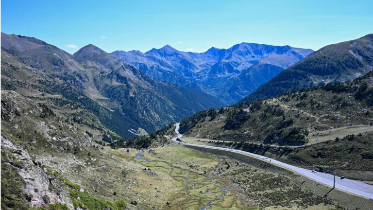 negara-andorra-keindahan-alam-dan-budaya-di-pegunungan-pyrenees