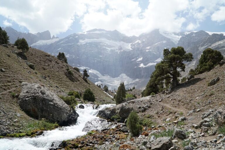 tajikistan-negara-pegunungan-dan-budaya-tradisional-asia-tengah