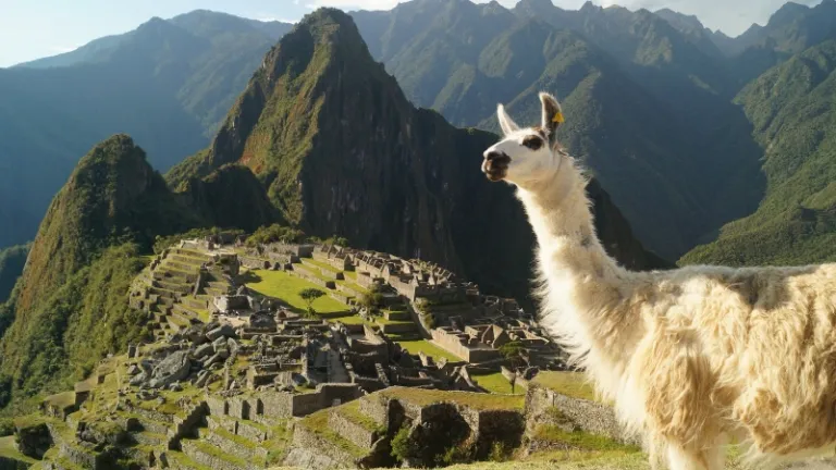 peru-negara-dengan-kekayaan-budaya-dan-alam-yang-menakjubkan